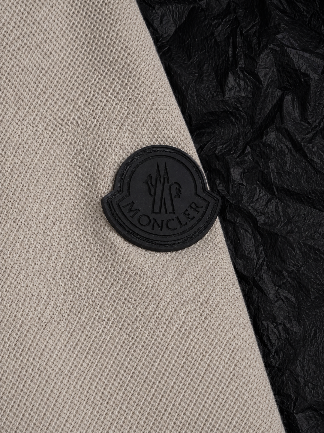 Moncler 蒙口MONCLER 26SS三粒扣Polo短袖