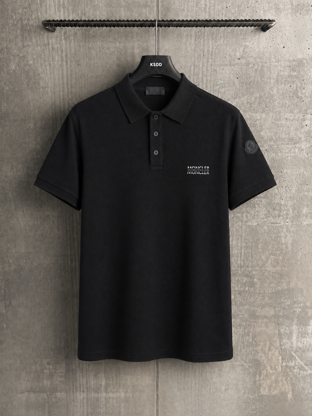 Moncler 蒙口MONCLER 26SS三粒扣Polo短袖