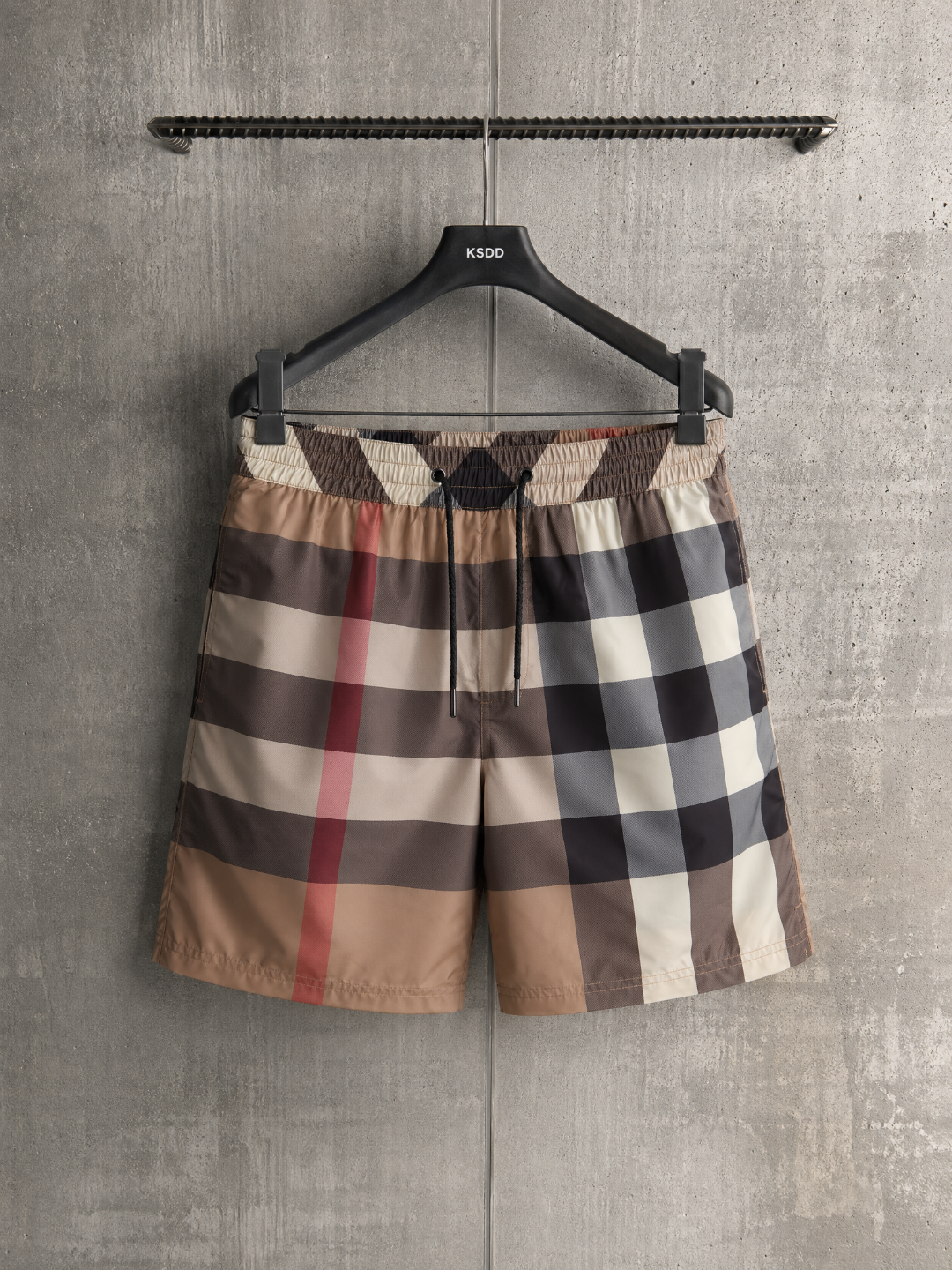 Burberry BBR 格纹沙滩短裤