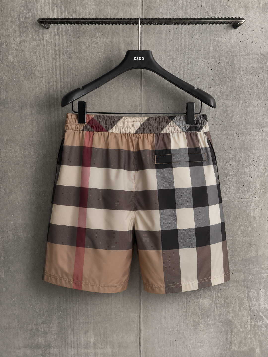Burberry BBR 格纹沙滩短裤