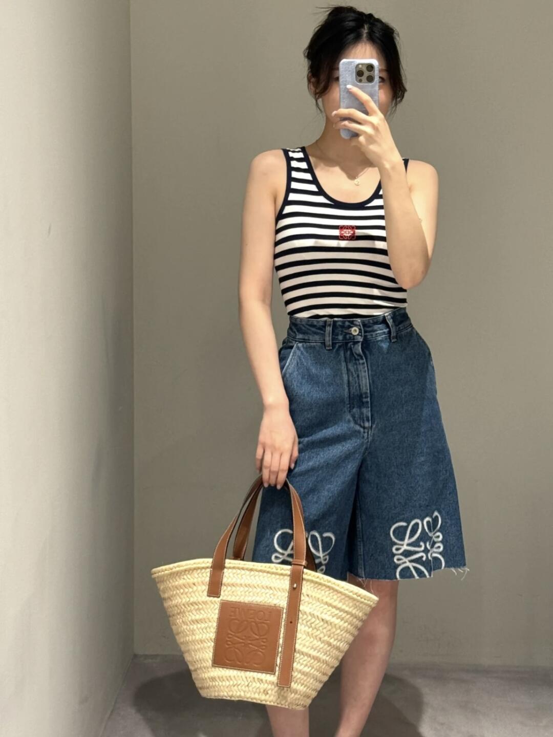 Loewe 25' Early Spring New Logo Embroidery High-Waisted Slimming Denim Shorts 3 i1735879670749 2536 0 0