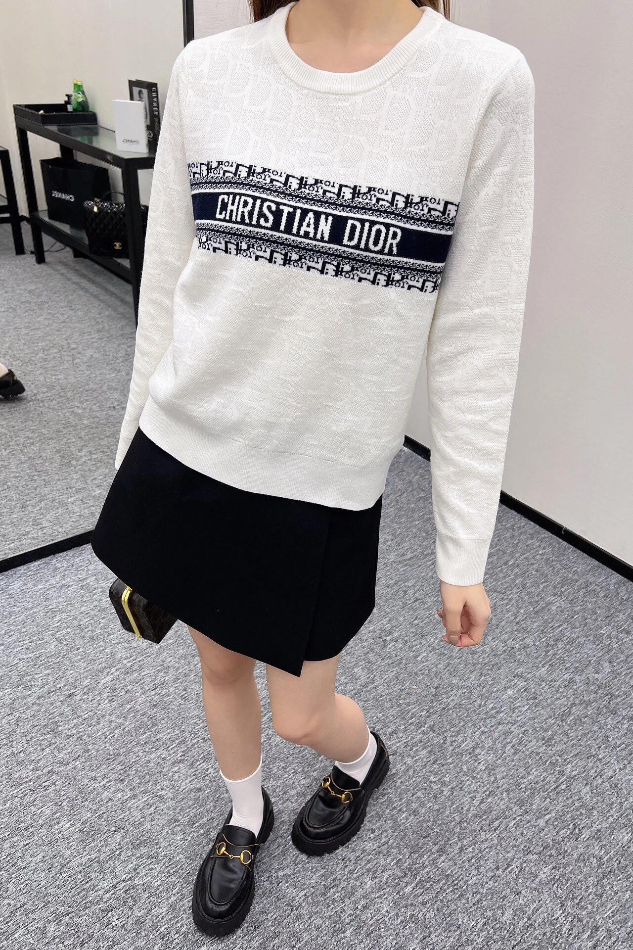 Dior Women's Spring Round Neck Knitted Sweater with Embroidered Logo 3 i1755277054414 8692 0 0