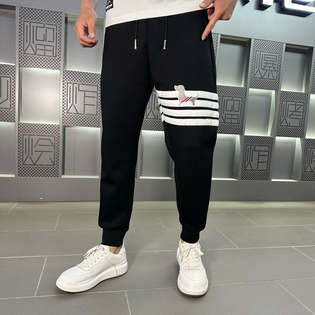 Thom Browne Winkel
 Kleding Broek Zomercollectie Casual