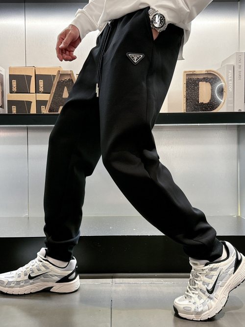 Prada 2025 Spring New Casual Pants - Classic Logo, Unmatched Comfort 1 Prada 2025 Spring New Casual Pants - Classic Logo, Unmatched Comfort