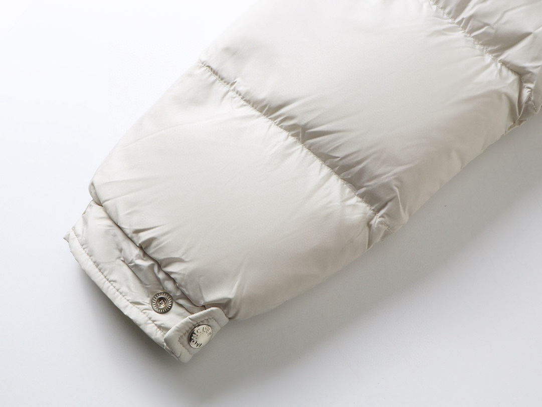 Moncler 蒙口羽绒服 可脱卸式連帽デザイン・米白・黒