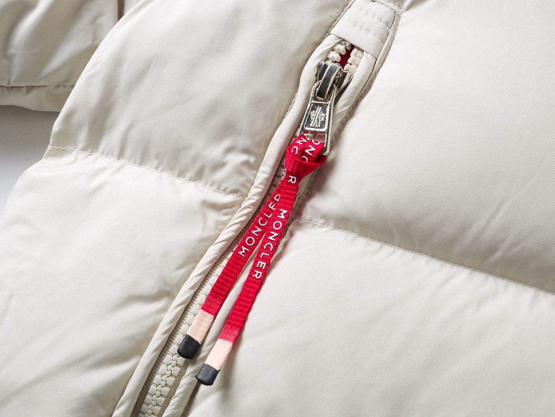 Moncler 蒙口羽绒服 可脱卸式連帽デザイン・米白・黒