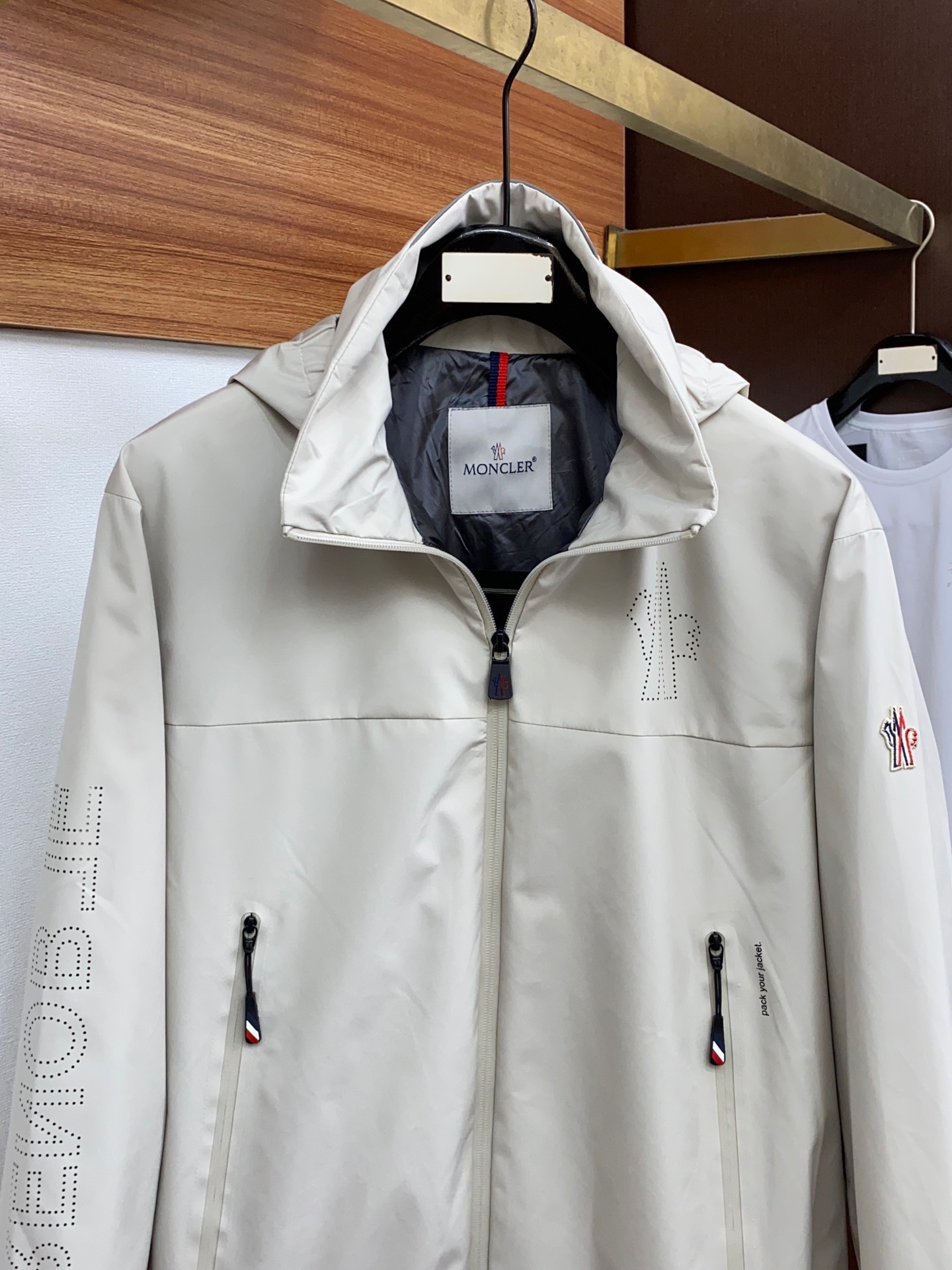 MONCLER/蒙口2024早秋GW专柜新款MONCLER家族年度高端系列原单奢华时尚休闲男士高端连帽风