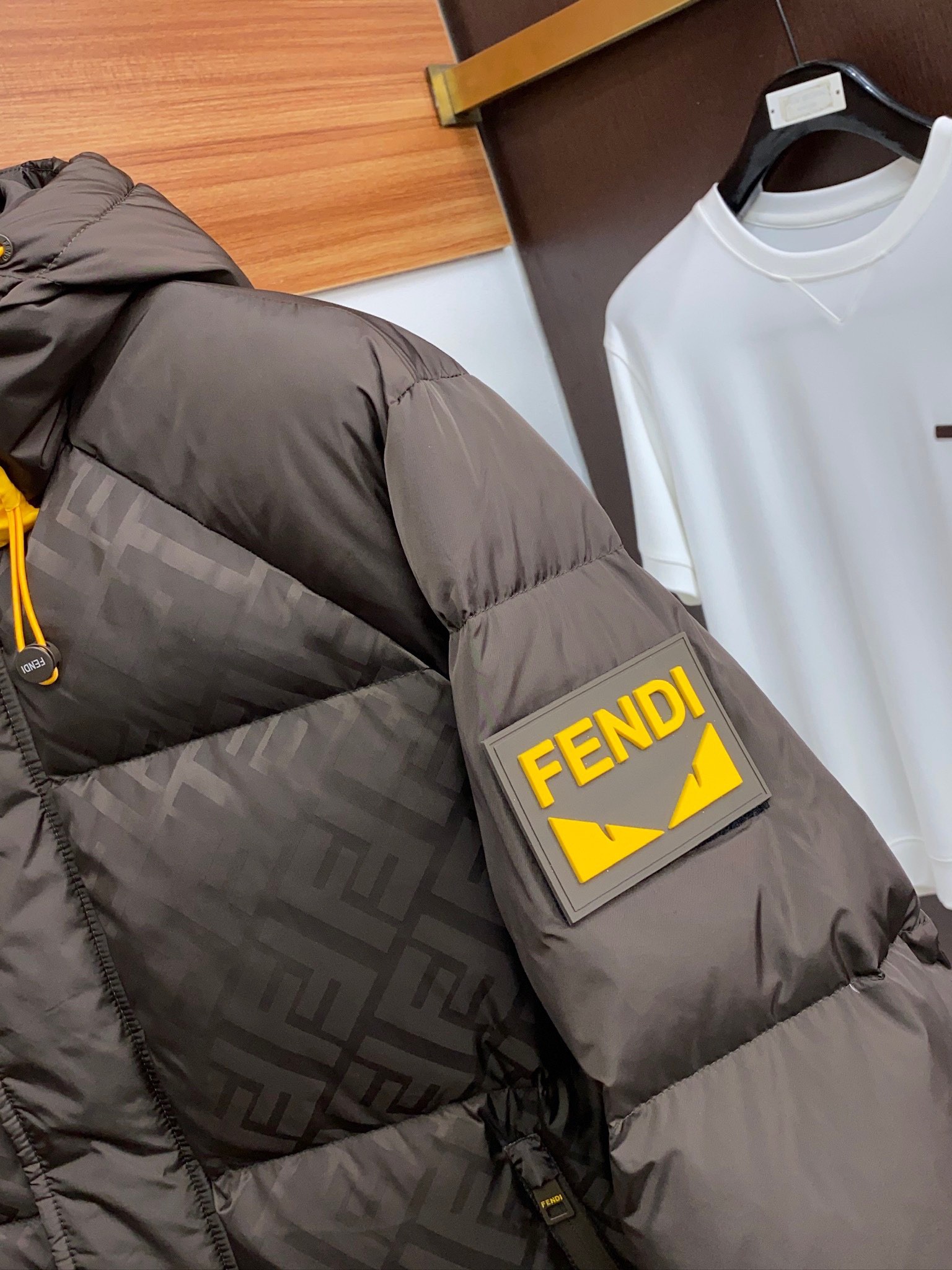 FENDI/芬迪2024秋冬GW专柜新款顶级原单男士时尚连帽羽绒外套休闲羽绒服海外贸易渠道订购中国香港仓