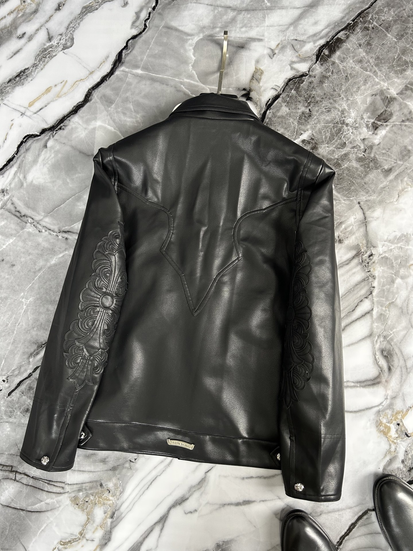 Luxurious Men’s Spring 2025 Collection: Monolithic Fabric, Stylish Tailoring, High-End Design - 图片 3