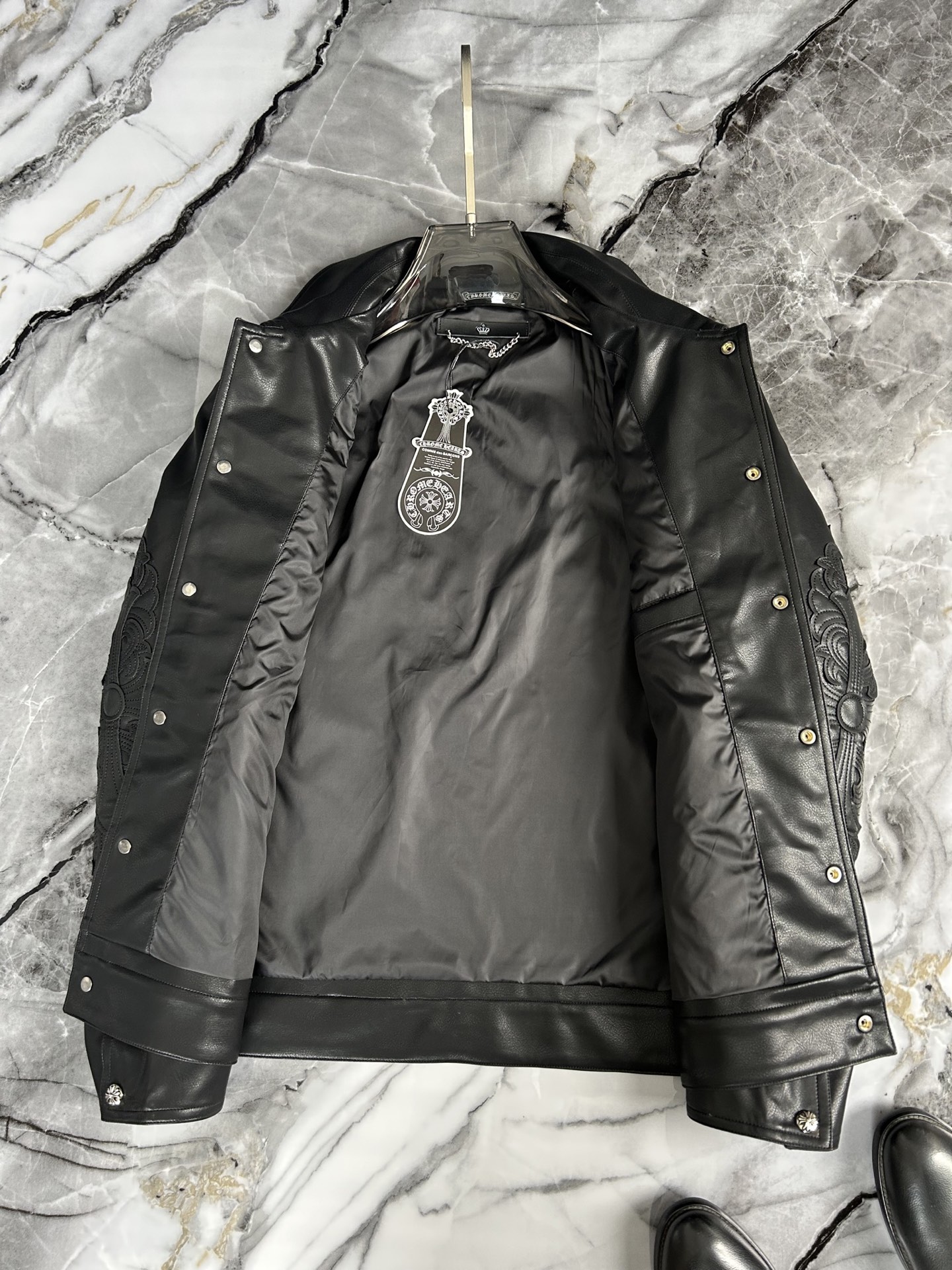 Luxurious Men’s Spring 2025 Collection: Monolithic Fabric, Stylish Tailoring, High-End Design - 图片 4