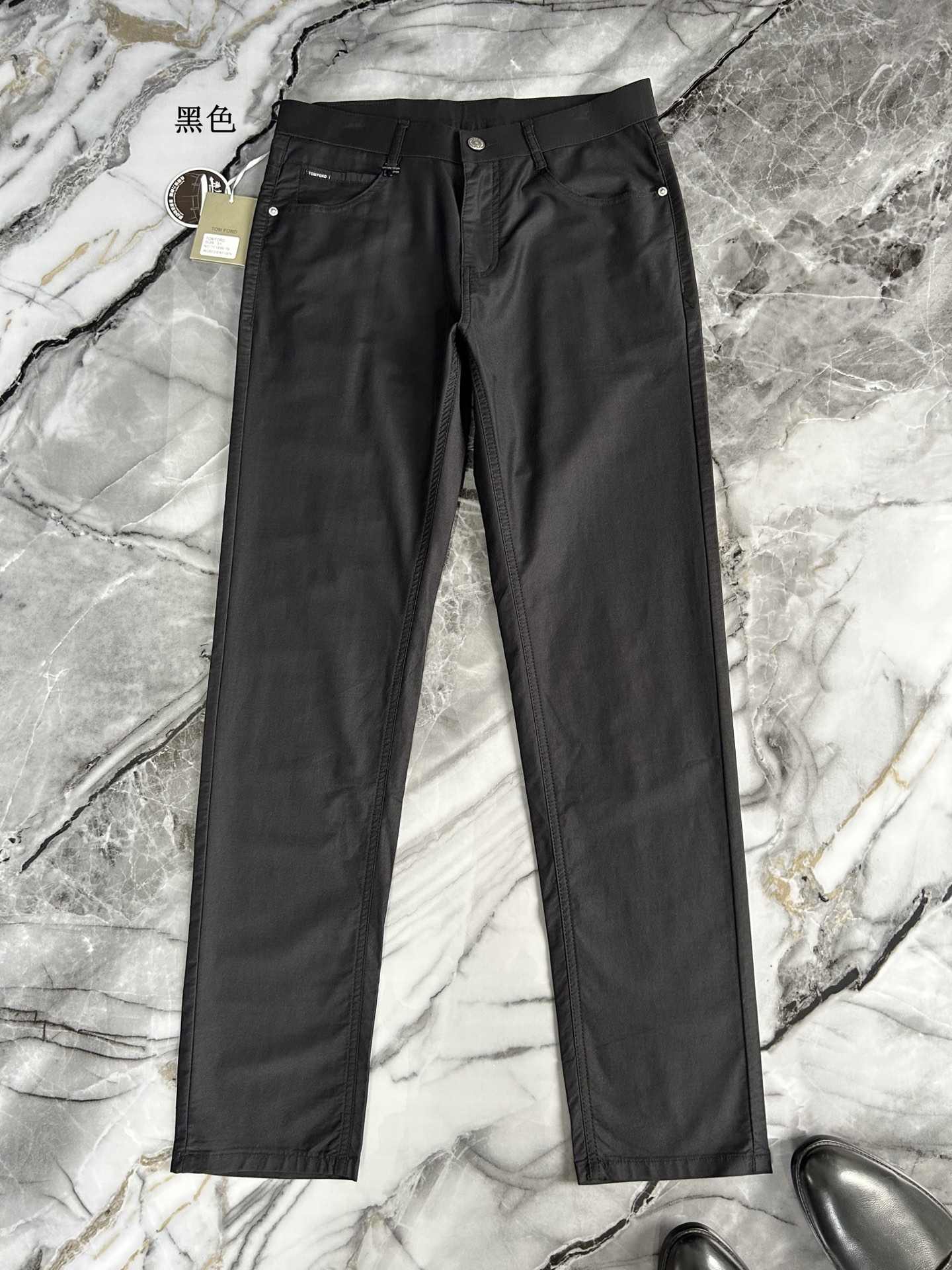 Luxury Men’s Pants Collection: High-End Style, Quality, and Design for 2025 - 图片 4