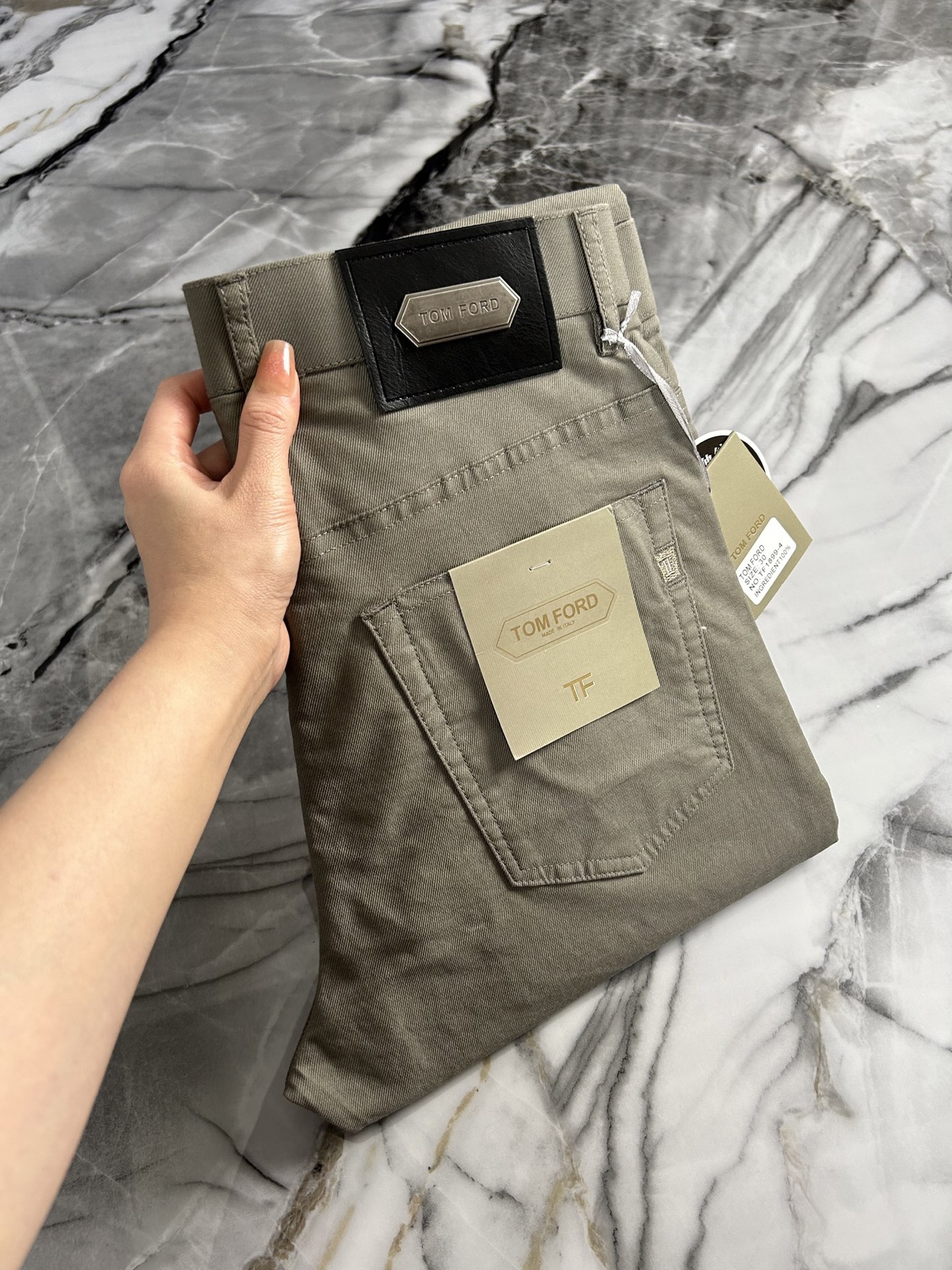 Luxury Men’s Pants Collection: High-End Style, Quality, and Design for 2025 - 图片 2
