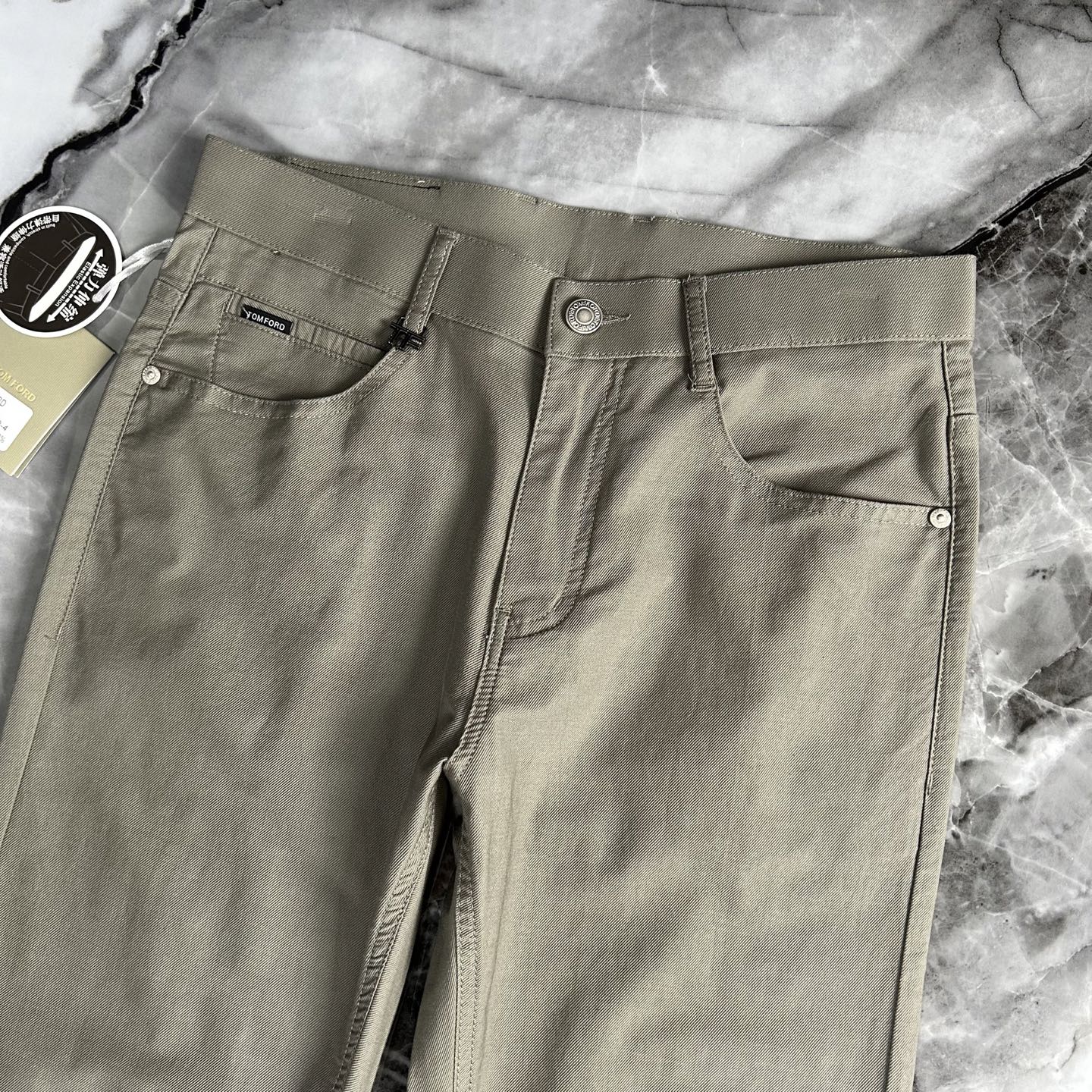 Luxury Men’s Pants Collection: High-End Style, Quality, and Design for 2025 - 图片 8