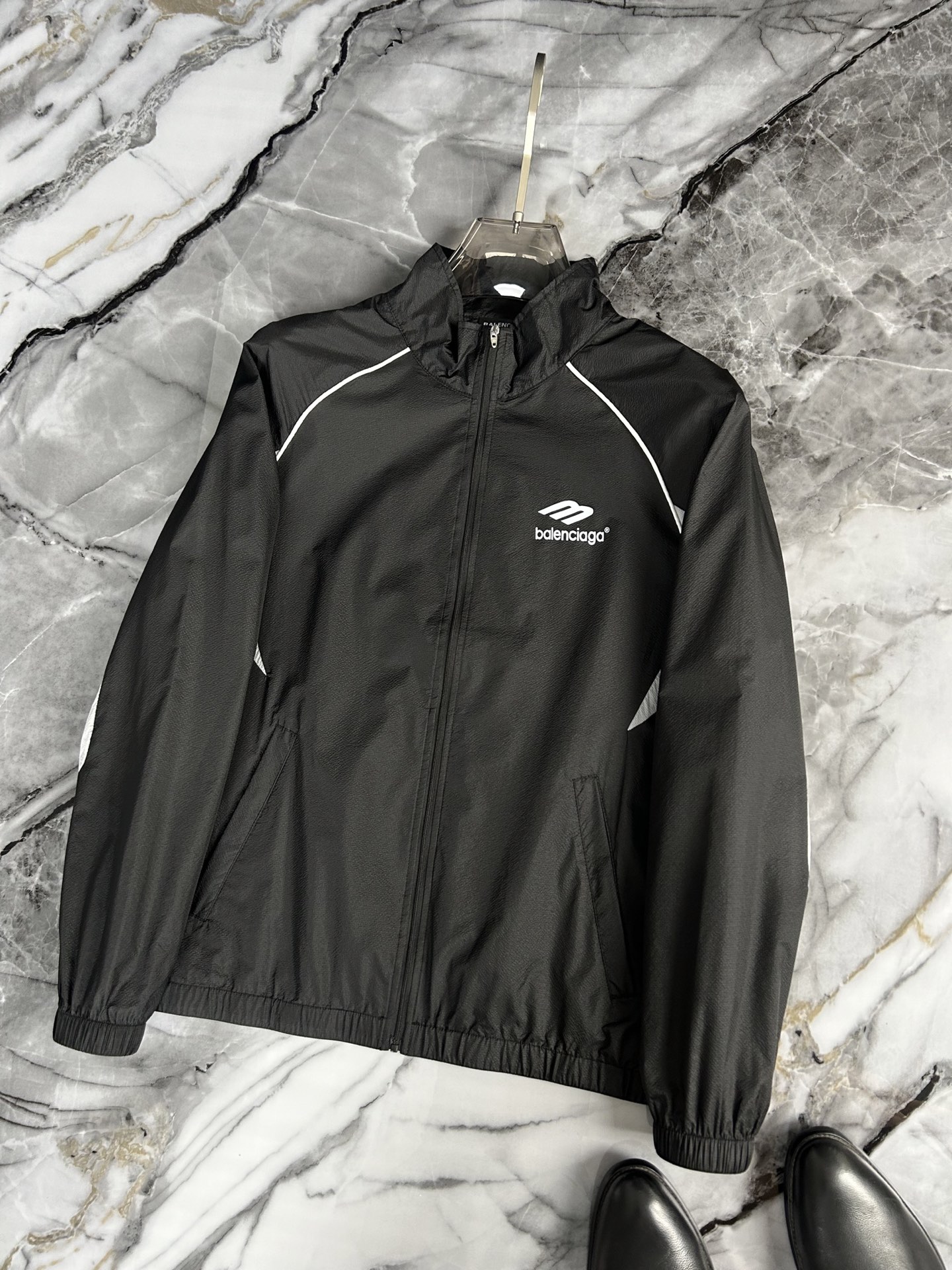 Balenciaga 2025 Limited Edition Outdoor Sunscreen Jackets for Men - 图片 2