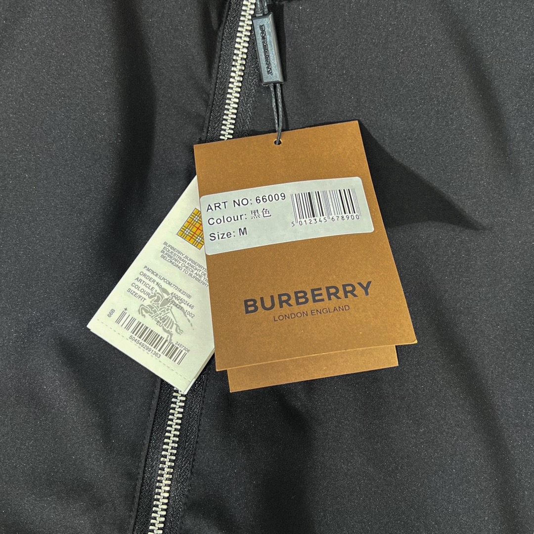 Burberry2024SS最新款男士双面两穿格纹连帽夹克外套！海外专柜同步！客供进口面料质感十足超赞格