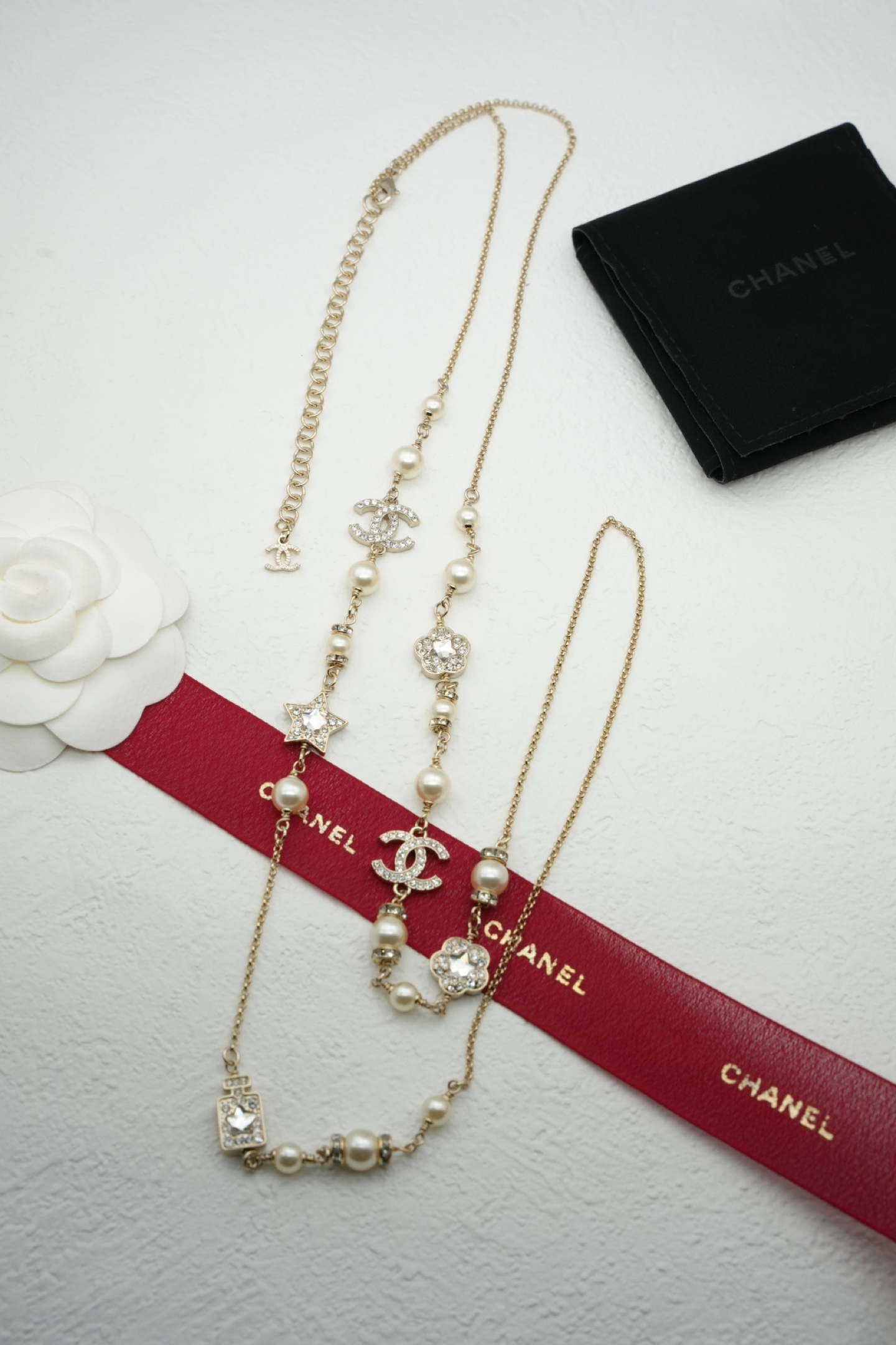 NO:632419,[New Style Sharing] Ch@nel Necklace, Fairy Beads and Diamond Jewelry♀ Gentle, elegant and feminine, full of fairy spirit. It is beautiful for daily wear or party or wedding dress!  ,,skirts,necklace,Cardia high-end jewelry19860909【新款分享】 Ch@nel 项链 仙女珠钻首饰♀ 温柔优雅柔美 仙气十足 日常佩戴或者聚会 婚礼搭配礼裙都很美！,,skirts,necklace,卡迪亚高端饰品,Jewelry