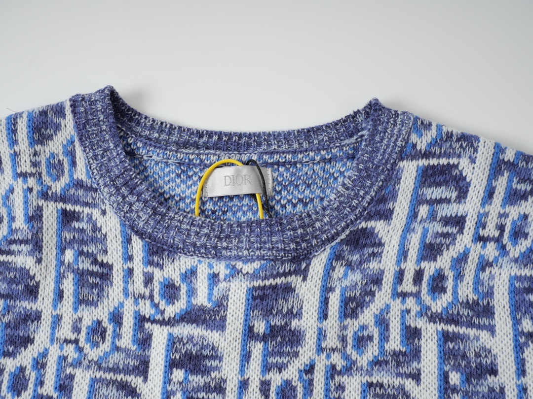 2023 CD New Crochet Vest with Blue Wool and Oblique Print - 图片 8