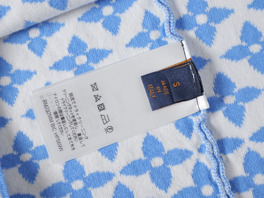 Louis Vuitton Blue Snowflake Knit Short Sleeve T-Shirt - Unisex Design 9 i1733745577 9406 3