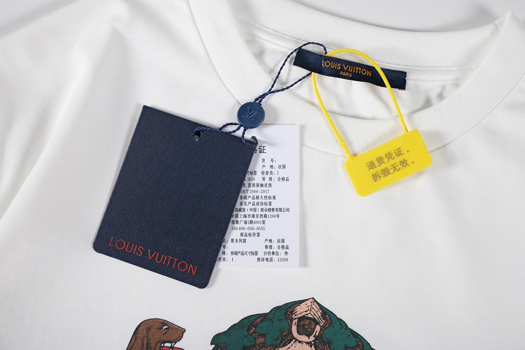 חולצת טי שירט כותנה עם עיטורים מבית Louis Vuitton - עיצוב יוקרתי ונוחות 5 i1735727501 9509 2