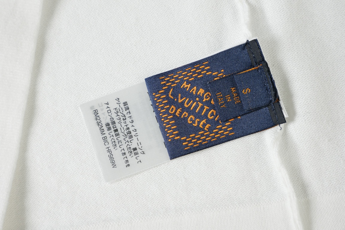 神版） Louis Vuitton 2025新款 浮雕压花皮章短袖