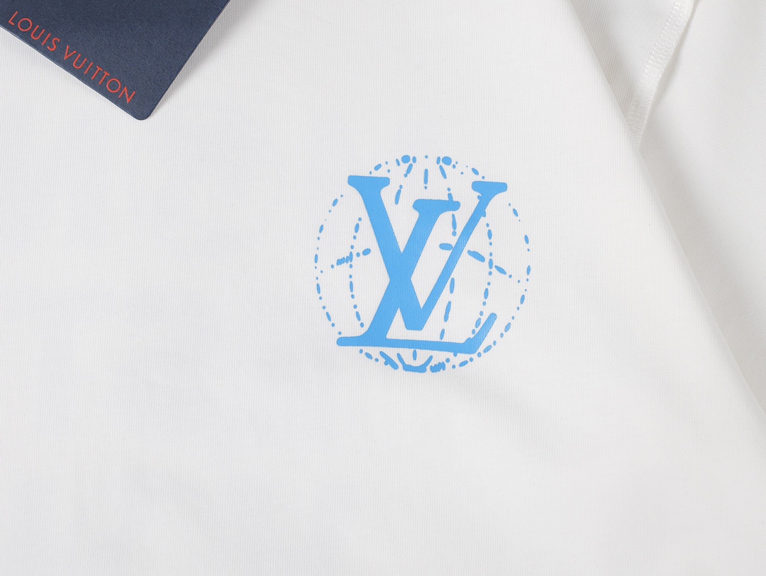 顶级） Louis Vuitton 2025新款 菲董设计秀场员工服印花短袖