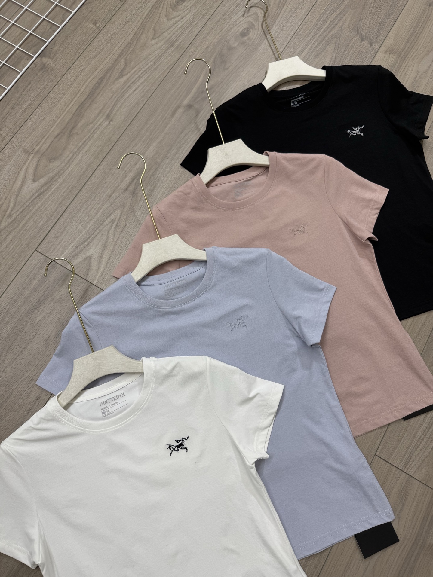 Alternative view of T-Shirt 04560