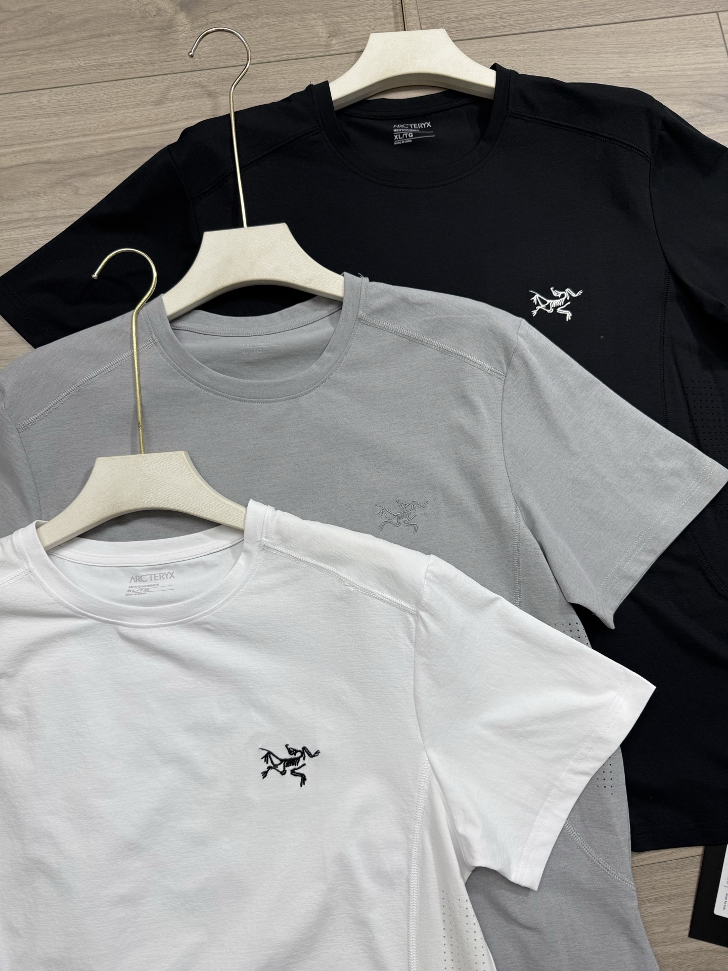 Alternative view of T-Shirt 04526