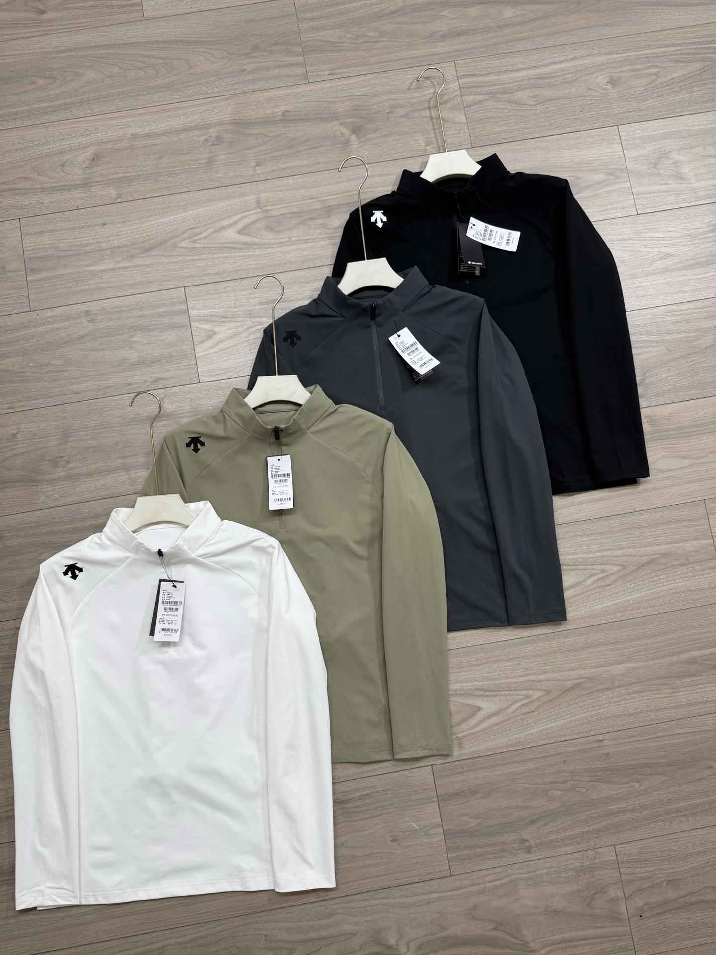 Alternative view of T-Shirt 04564