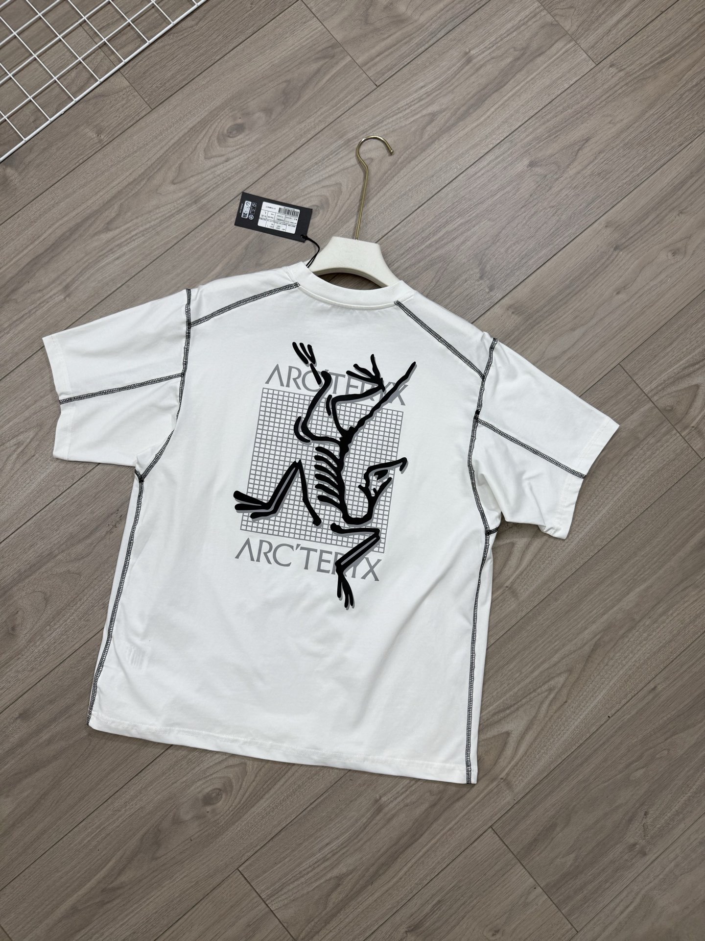 Alternative view of T-Shirt 04582