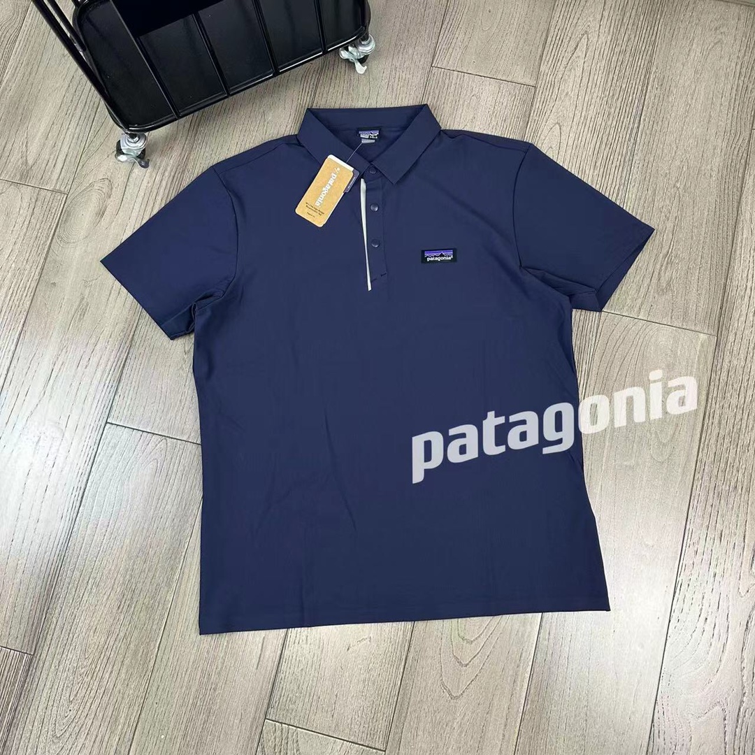 💰105 Patagonia/巴塔哥尼亚冰丝速干polo衫 百分之七十六的锦纶和二十四的氨纶混合面料 ,弹力十足,水洗不变形 ,这款面料是订制面料,上身超级舒服 丝滑 品质外观肉眼可见高级感
工艺处都在细节图,polo领口双层压胶高克重有质感立挺定型,门襟处也都是双层压胶条 做了撞色的设计 ,纽扣处全是跟本布一个配色 专门订制的 同色系比较高级耐看, 品质杠杠的好 ,这种品质线下没有大几百拿不下的品质,果断下手,强烈推荐
颜色:浅蓝色 卡其色 藏青色
尺码:M-5XL
M肩宽43.5 胸围100 衣长65 袖长20 建议体重100-120斤
L肩宽45 胸围104 衣长67 袖长21建议体重120-135斤
xL肩宽46.5 胸围108 衣长69 袖长22建议体重135-150斤
2x肩宽48 胸围112 衣长71 袖长23 建议体重150-165斤
3x肩宽49.5胸围116 衣长73 袖长24 建议体重165-180斤
4x肩宽51 胸围120 衣长75 袖长25 建议体重180-195斤
5x肩宽52.5 胸围124 衣长77 袖长26 建议体重195-205斤