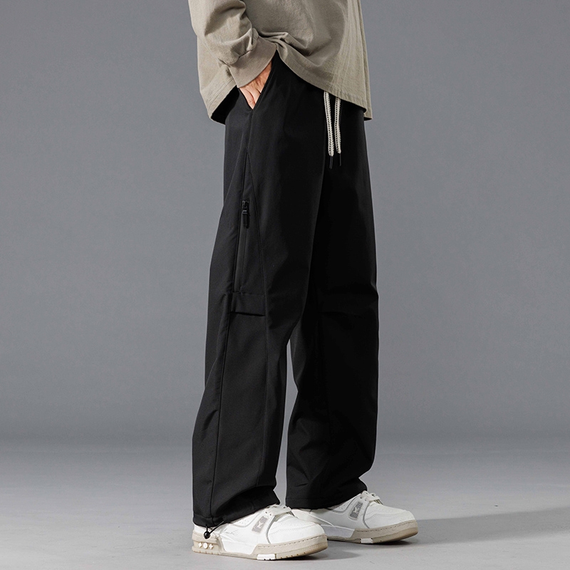 💰85    ARC'TERYX/始祖鸟伞兵裤【男女同款】 海外专柜机能休闲裤，防水冲锋裤，小红书主播推荐，上身质感满满，版型立体，完美修饰腿型，可随意日常搭配，不费劲就能穿出你的专属特色，整体好穿大方，休闲又减龄，不要错过！
颜色：黑色  灰色  棕色
尺码：M-3XL 
     裤长    腰围    脚口  
M   98       68      42  
L   100      71     43  
XL  102    74      44  
XXL104    77     45  
3XL 124   34      46  