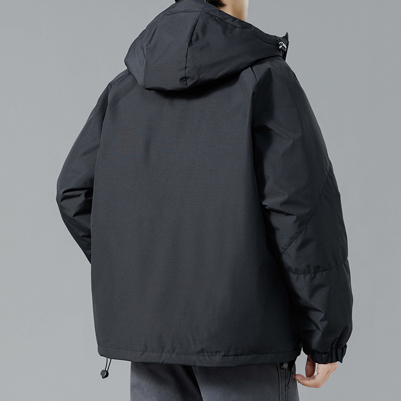 供💰150
 ARC'TERYX/ 始祖鸟限定羽绒棉服登山服，工装连帽棉衣，男女同款，独家爆款，冬季衣橱必备的一款人气棉衣， 上身超级好看！ 纯天然手塞羽绒棉填充，每个部分充棉饱满 给人温暖的的视觉感观！前面经典鸟印花logo，小红书抖音网红立荐款羽绒服！ 细节完美，保暖效果极佳 冬天一件足以！情侣闺蜜搭配更佳！
 颜色：黑色  军绿色  米白色  
尺码：S-4XL  
         胸围   衣长    袖长 
S        60     67       75
M       62    69       77
L        64     71      79
XL      66    73      81
XXL    68    75      83
3XL    70    77      85
4XL    72    79      87