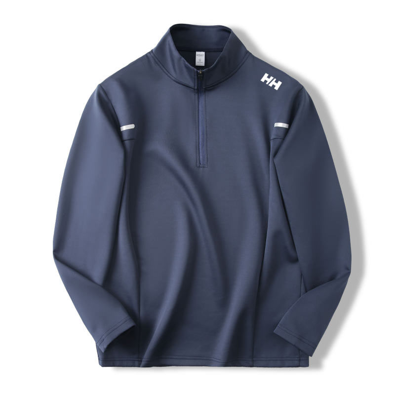 🛒购物价： 💰175   HELLYHANSEN/HH海丽汉森训练服运动健身骑行服男士内搭长袖秋季新款打底衫速干T恤卫衣，   秋冬搭配首选上衣，可以轻松穿三季！咱们的老渠道了，面料都是Y订单线的，特别舒服的长袖T恤，日常，运动，单穿、内搭都OK，完全不挑人。一共是3个颜色，肩膀是胶条印花，辨识度非常高。大身立体剪裁，上身舒适度很高，搭配性很强，日常运动、休闲、通勤、上班上学都OK，很实穿的长袖T恤，不挑年龄的哈，可以轻松穿三季。

整个布面细腻稳固，都是加密的针织布面，纹理清晰，布面光洁不容易起球，舒适亲肤，触感柔软，贴肤穿完
全无压力哈，质感非常好
尺码:M－4XL
颜色 ：黑色   白色  浅灰色  军绿色
      衣长     胸围     袖长    建议体重KG
M    64       94        60       90－110
L      66      98        61        55－125
XL    68      102      62       125－140
XXL  70     106      63       140－155
3XL  72     110       64        155－170
4XL   74     114      65        170－185
