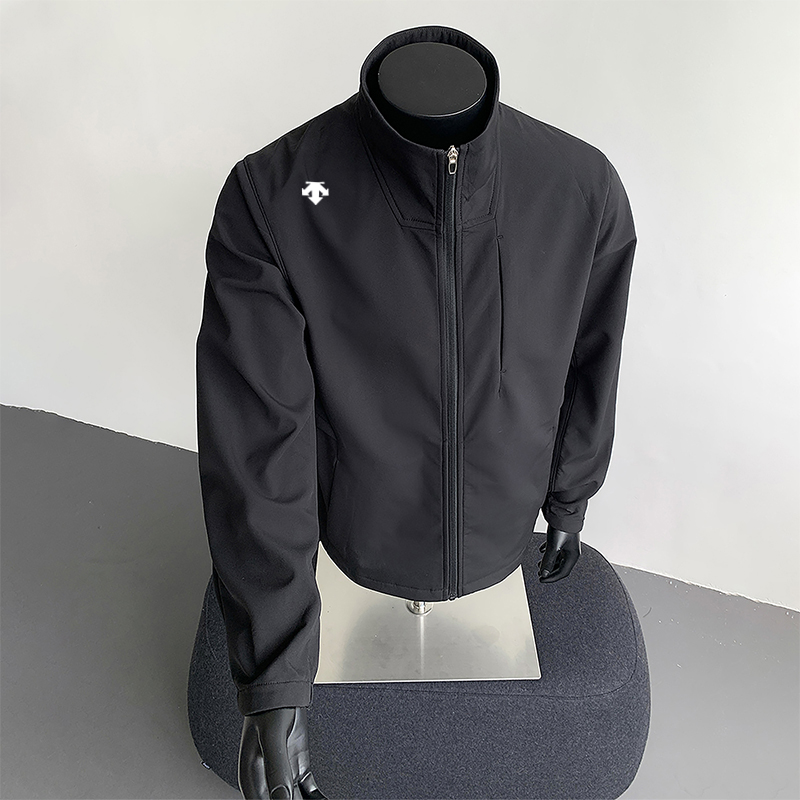 Alternative view of Windbreaker 08238