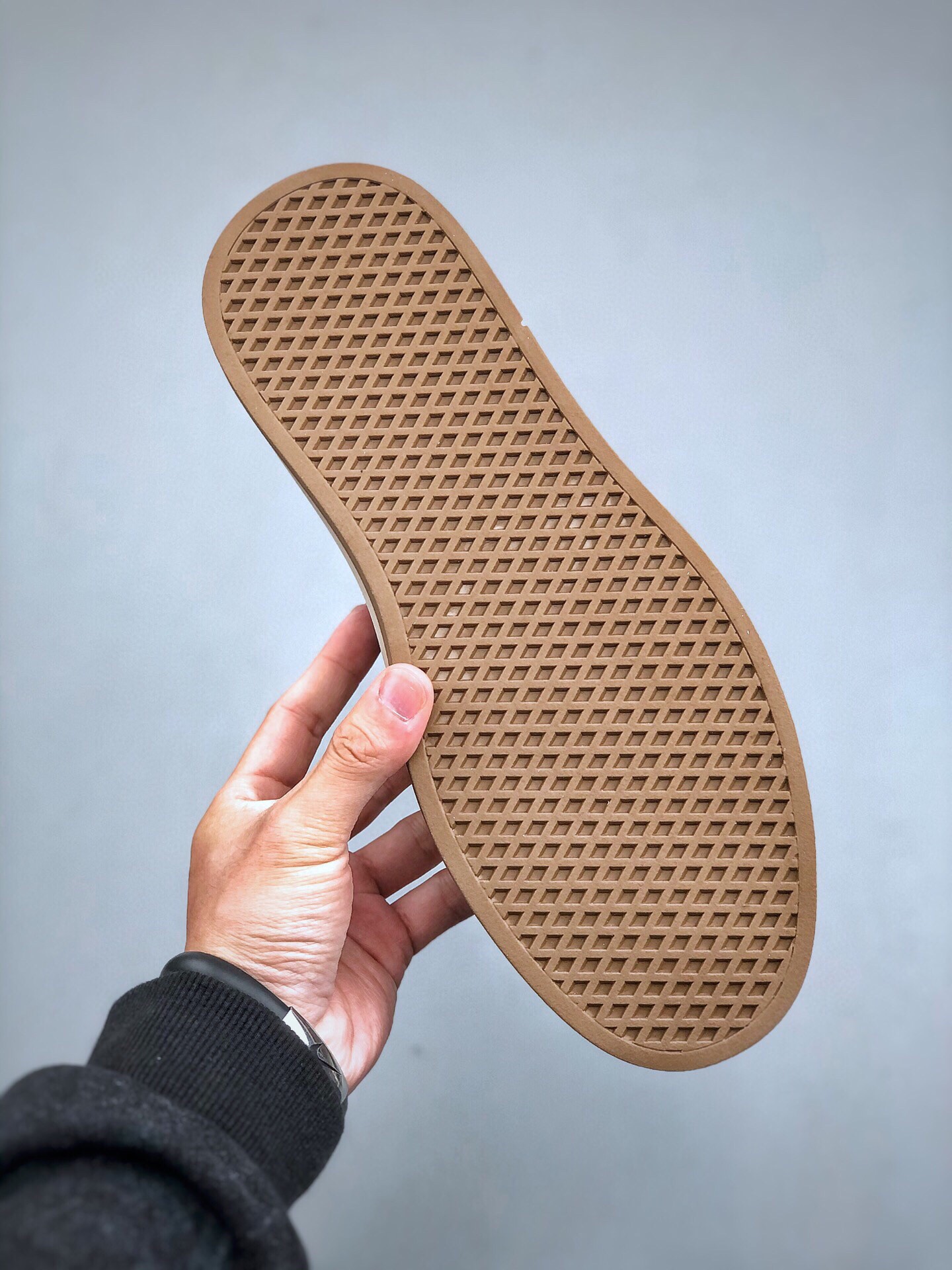 300 ECCO/爱步 广东订单品质 运动跑鞋/休闲鞋 官网同款 彩用进口皮牛材质 一比一复刻 采用独特ECCO家族制鞋工艺 鞋面走线清晰精整