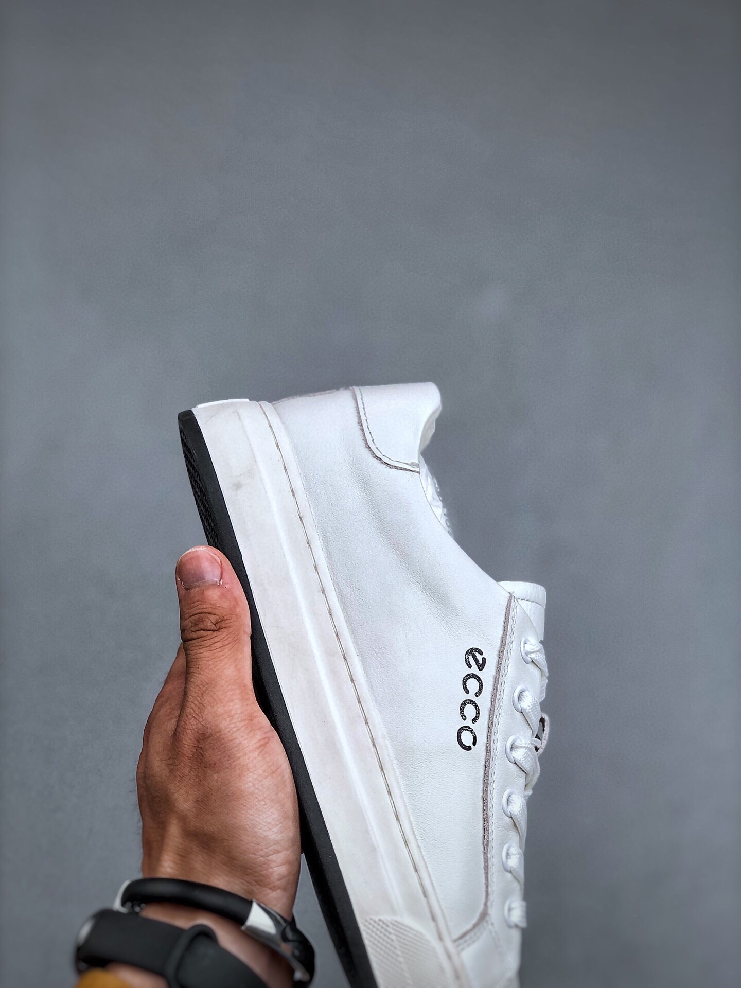 300 ECCO/爱步 最新官方新款 广东出产 订单品质 时尚休闲板鞋 彩用进口头层牛皮材质 一比一复刻 采用独特ECCO家族制鞋工艺