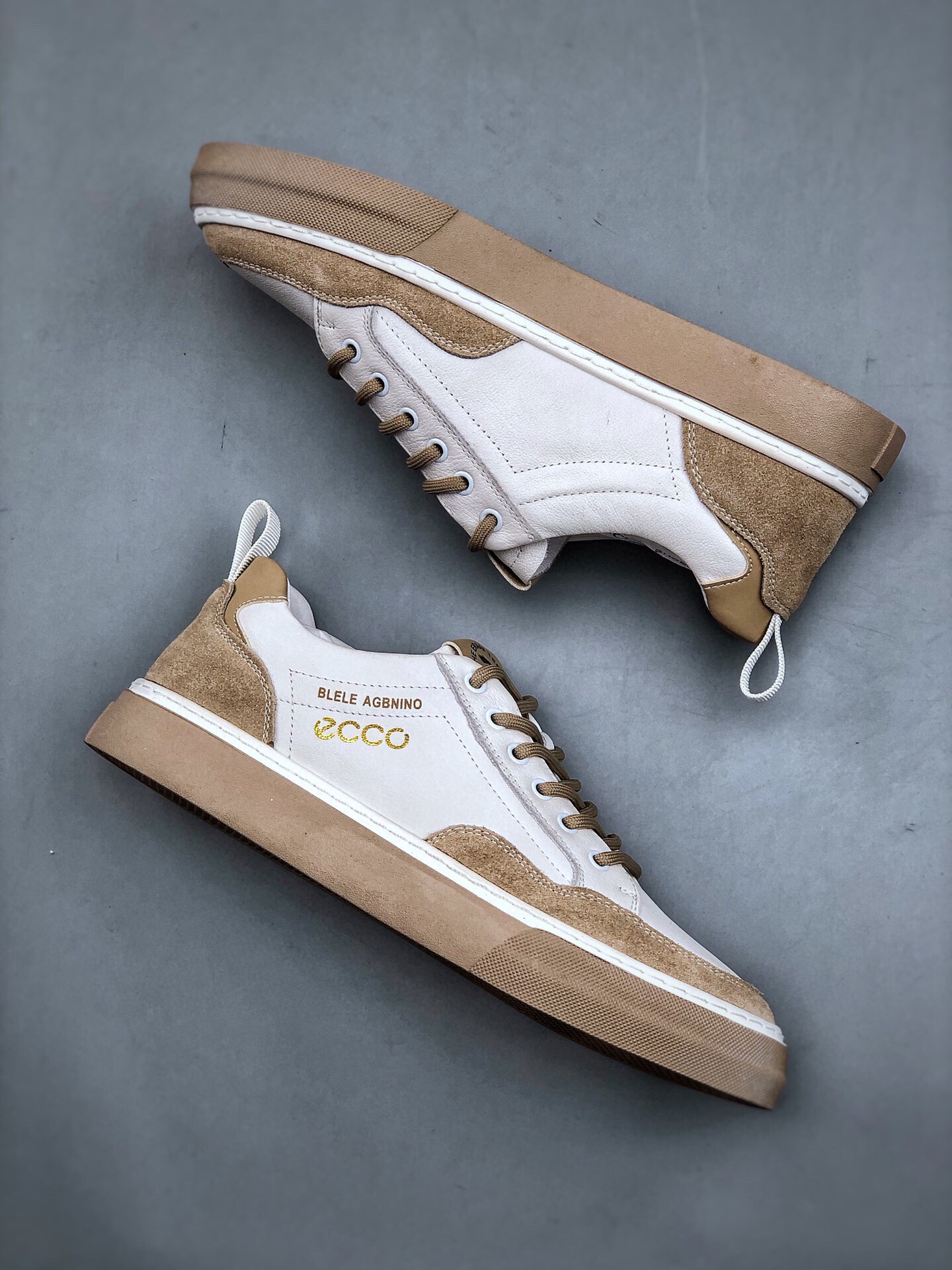 280 ECCO/爱步 时尚经典皮鞋 彩用进口头层牛皮材质 采用独特ECCO家族制鞋工艺 鞋面走线清晰精整