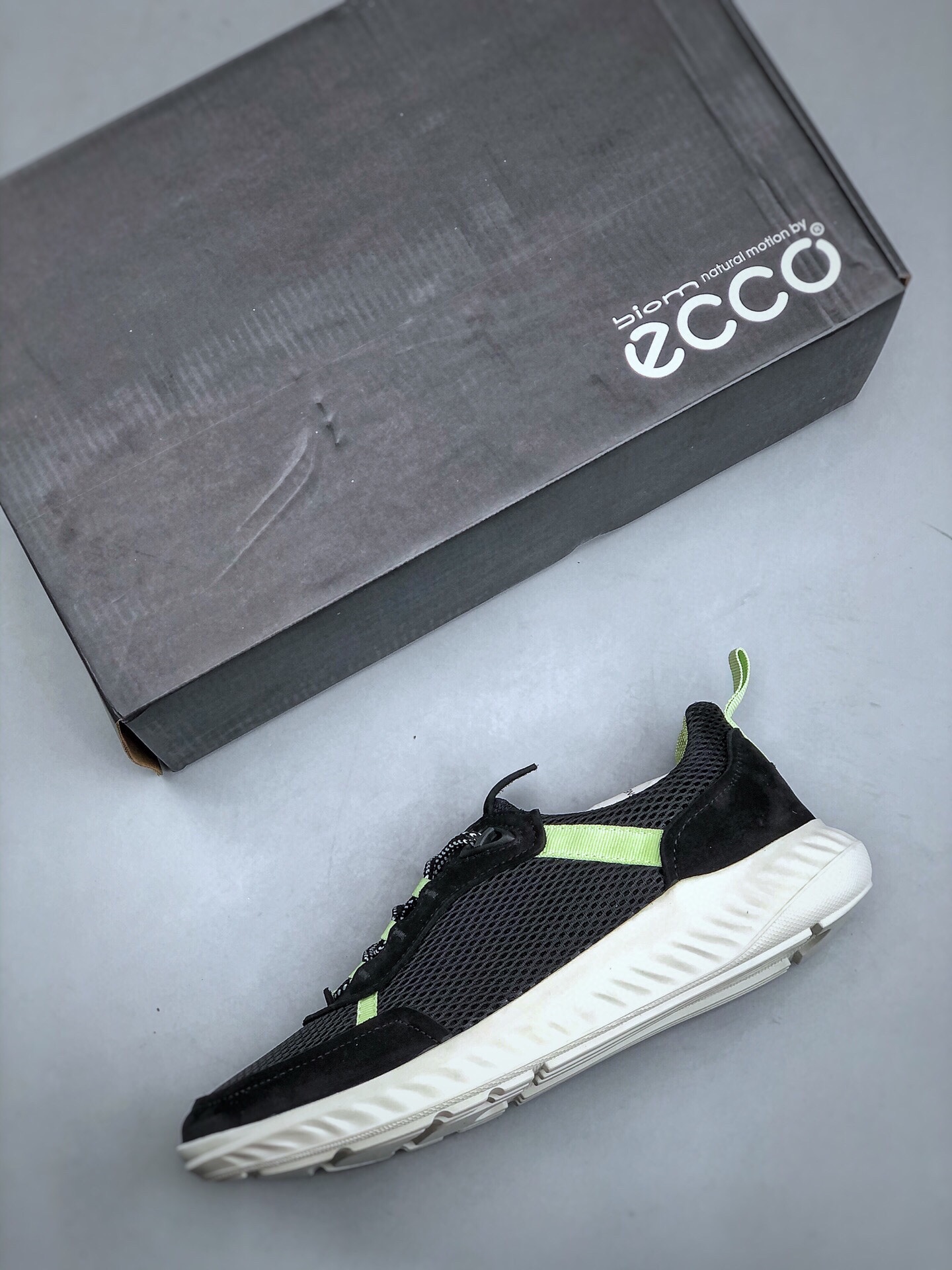 300 ECCO/爱步 运动休闲缓震跑步鞋