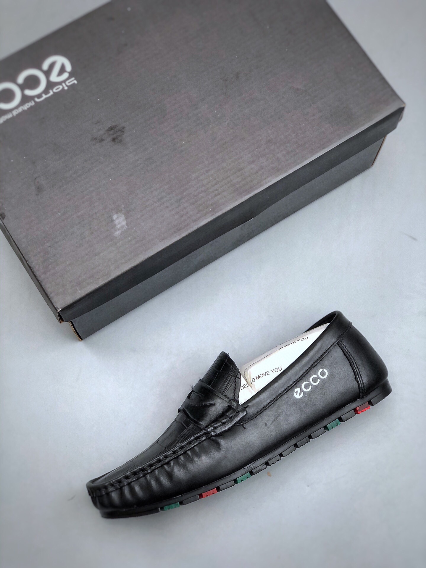 300 ECCO/爱步 广东订单品质 休闲豆豆鞋驾车鞋 官网同款 彩用进口皮牛材质 ECCO家族制鞋工艺 鞋面走线清晰精整