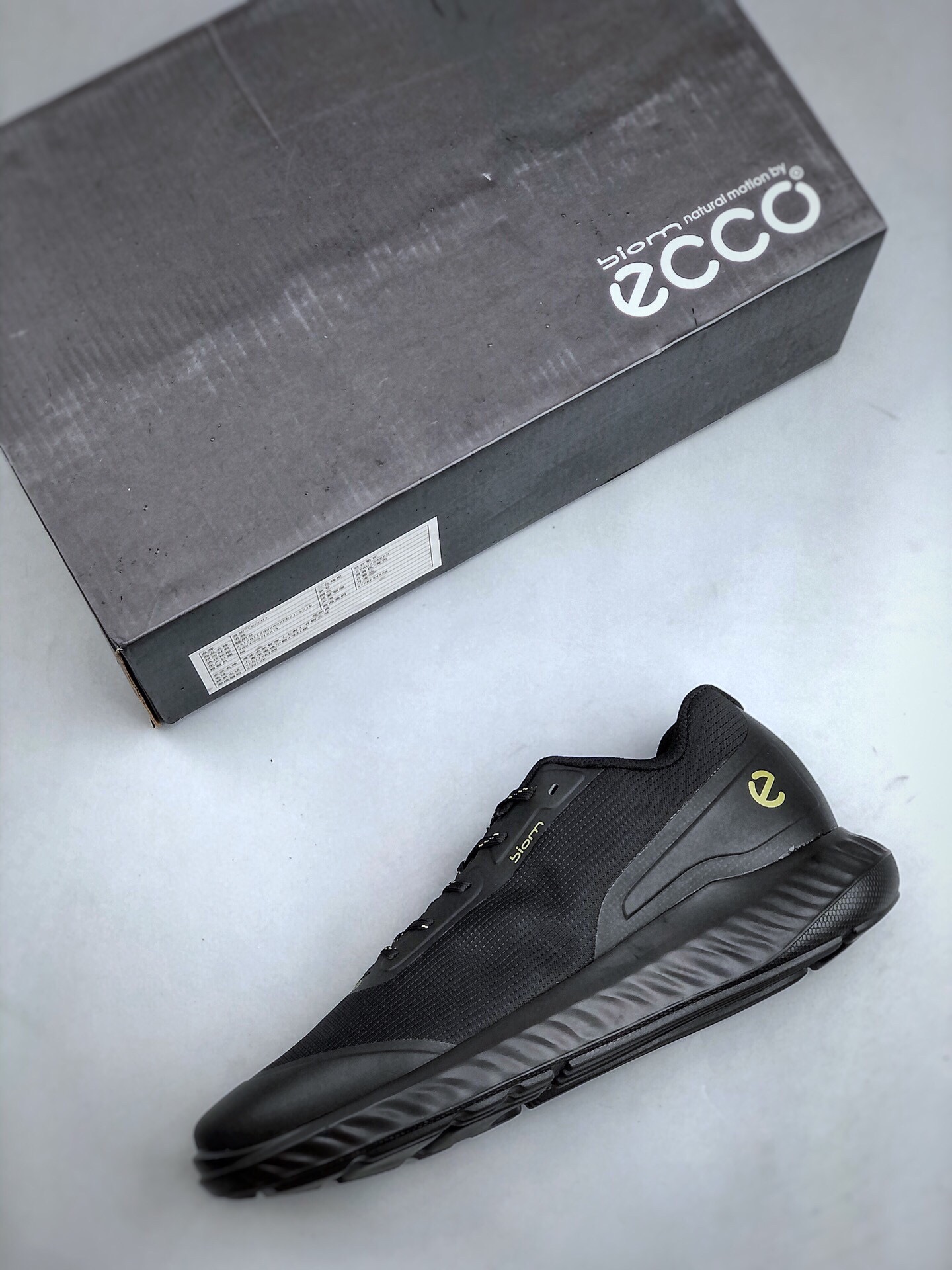 300 ECCO/爱步 早秋新款 海外首发 健步系列 爱步休闲运动跑鞋/休闲鞋 透气牛津网面 5760024558