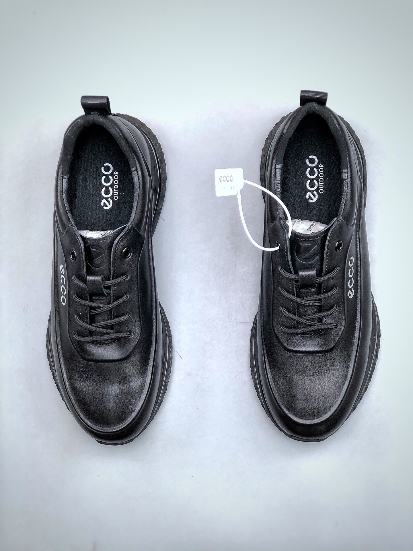 280 ECCO/爱步 早春经典爆款 驱动系列 休闲运动跑鞋/休闲鞋 鞋面采用原厂进口头层牛皮 真爆米花+RB一体成型大底