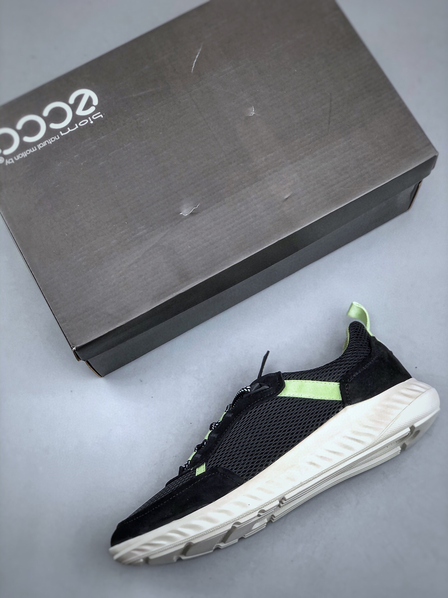 260 ECCO/爱步 官网同步 网面爆款 健步休闲运动跑鞋/休闲鞋