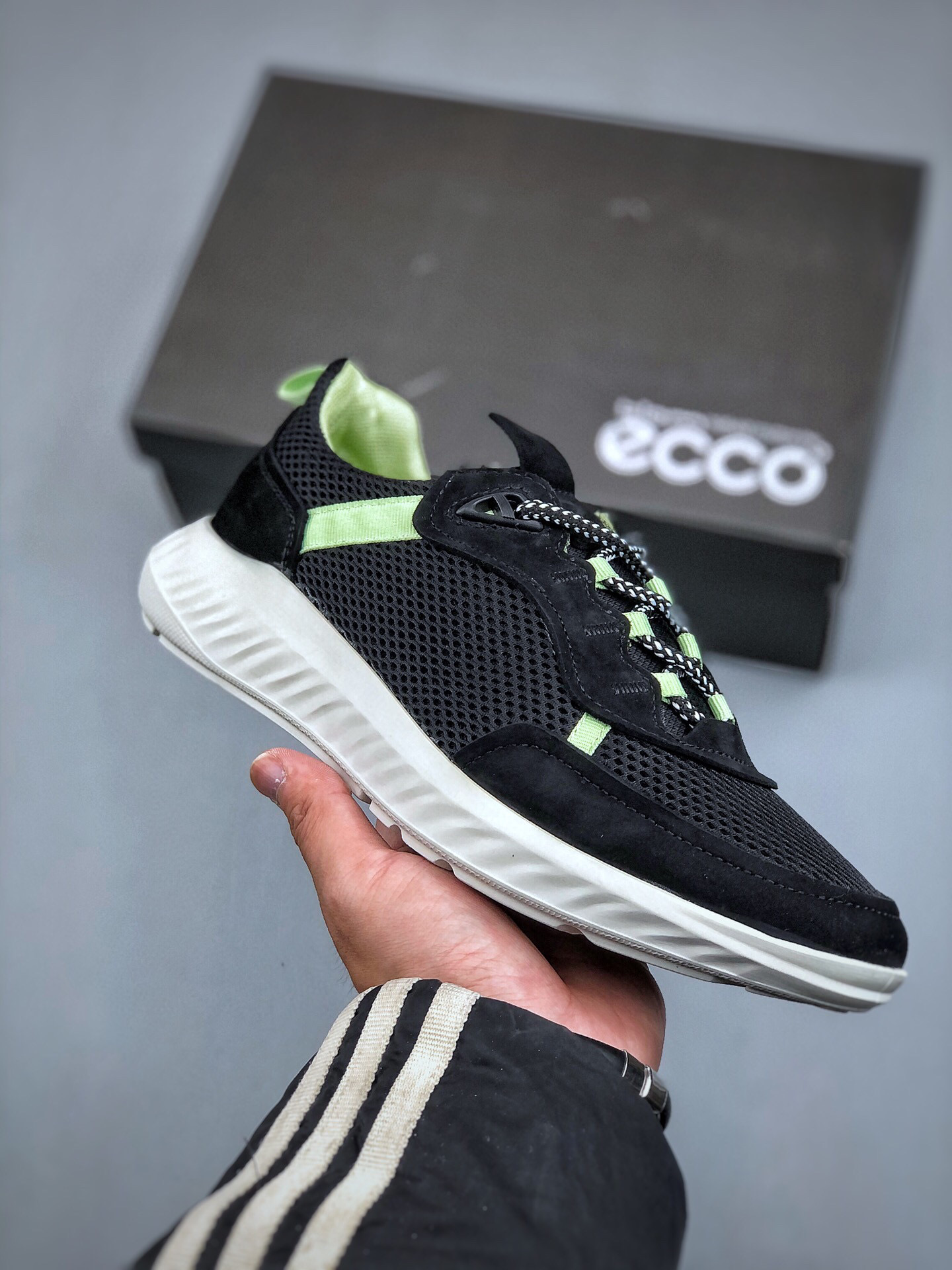 260 ECCO/爱步 官网同步 网面爆款 健步休闲运动跑鞋/休闲鞋