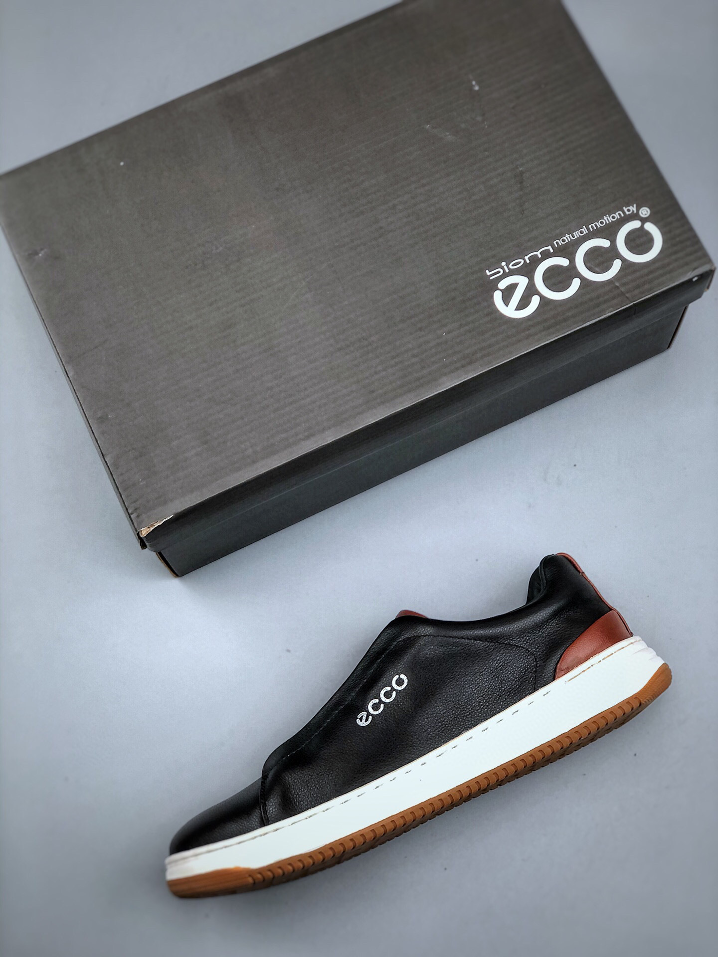 260 ECCO/爱步 广东订单品质 运动跑鞋/休闲鞋 官网同款 彩用进口皮牛材质 一比一复刻 采用独特ECCO家族制鞋工艺