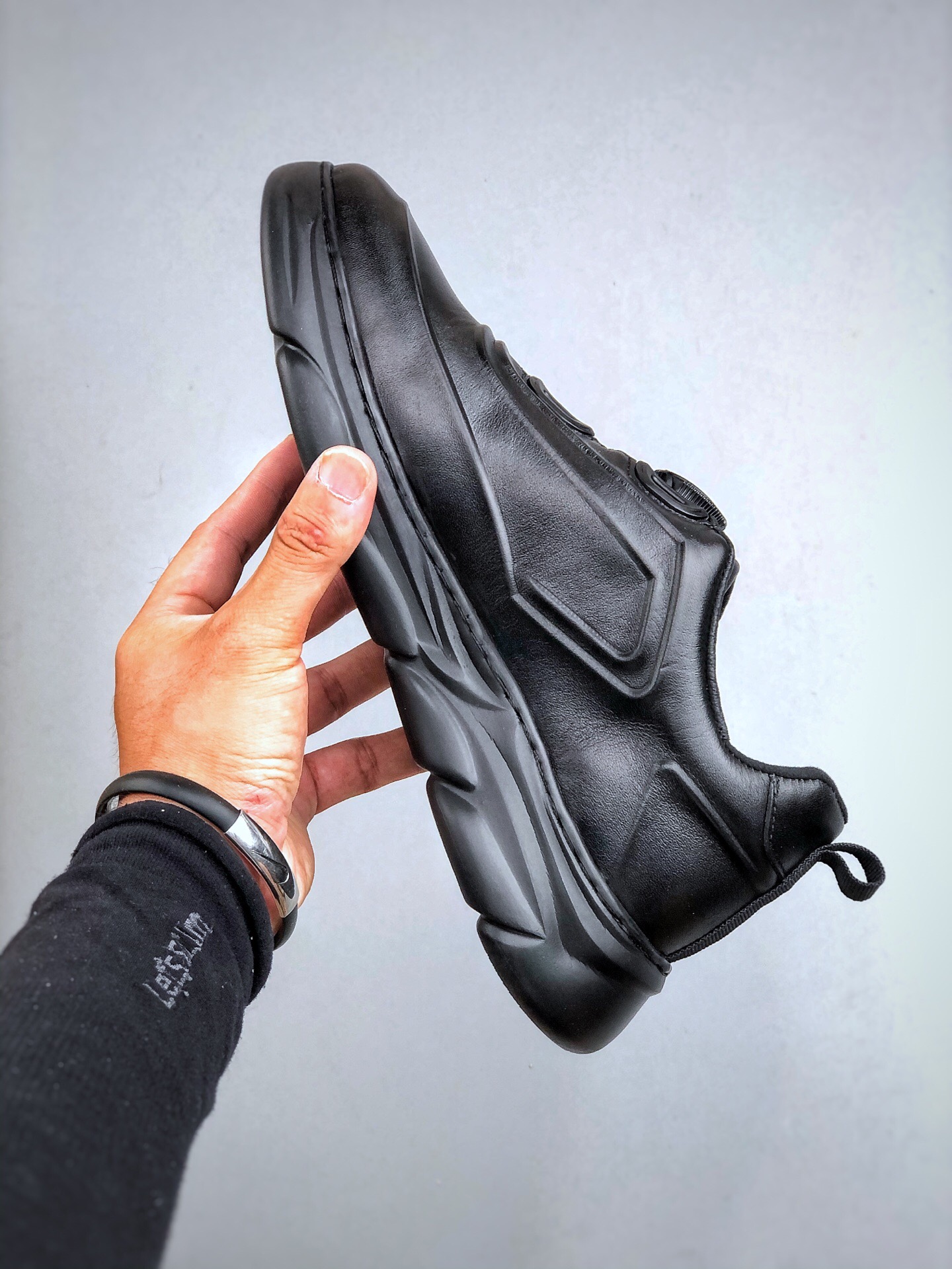 280 ECCO/爱步 经典爆款 健步系列 休闲运动跑鞋/休闲鞋 鞋面采用原厂进口头层牛皮 橡塑发泡防滑耐磨大底