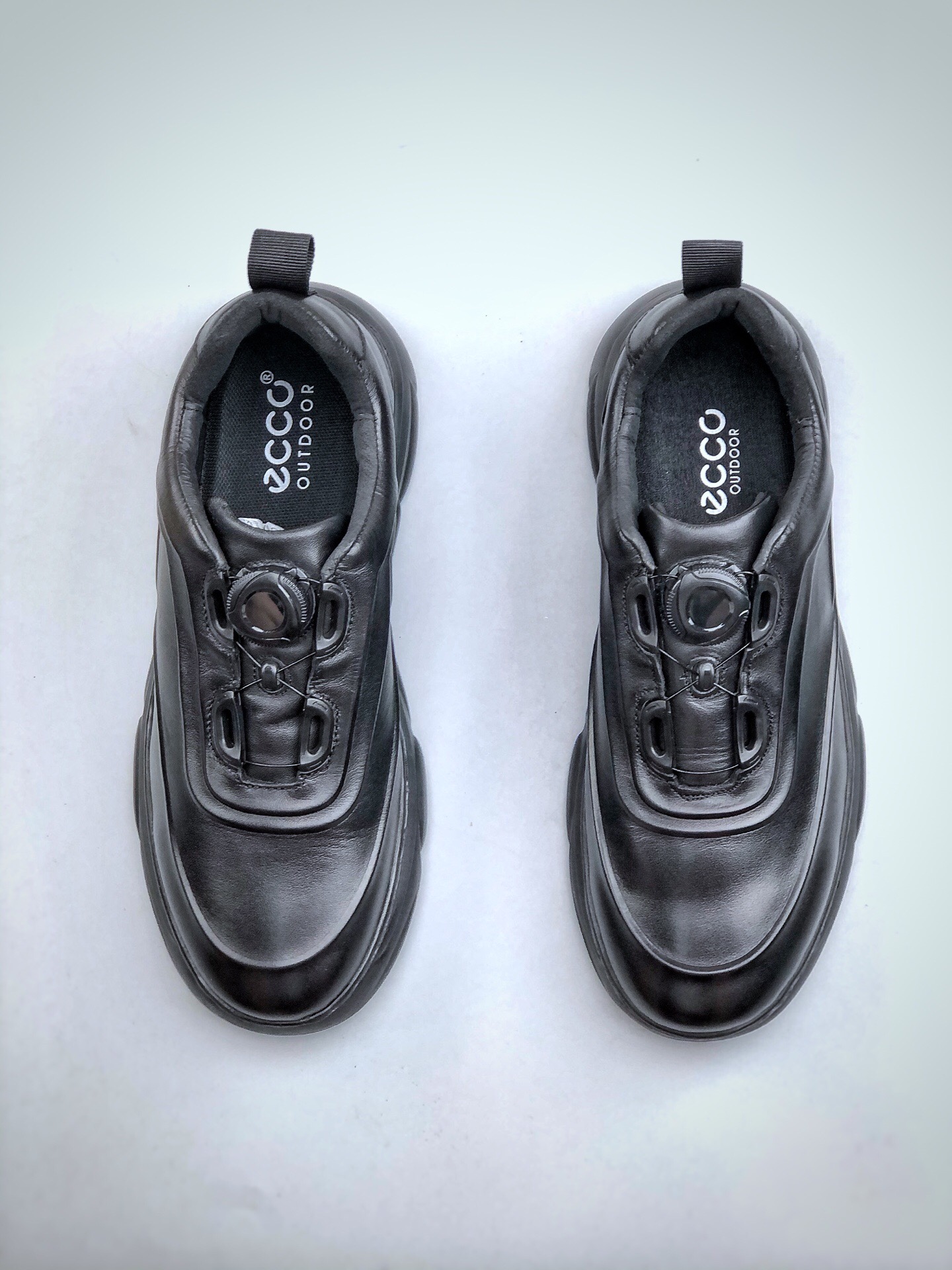 280 ECCO/爱步 经典爆款 健步系列 休闲运动跑鞋/休闲鞋 鞋面采用原厂进口头层牛皮 橡塑发泡防滑耐磨大底