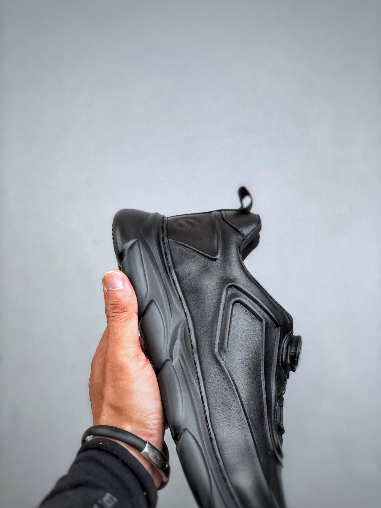 280 ECCO/爱步 经典爆款 健步系列 休闲运动跑鞋/休闲鞋 鞋面采用原厂进口头层牛皮 橡塑发泡防滑耐磨大底