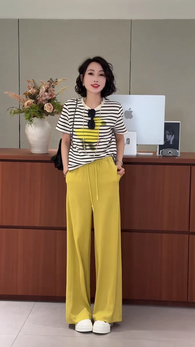 Striped Silk Crepe De Chine Tee with Duck Graphic - Casual & Chic 6 a1746754847073 1847