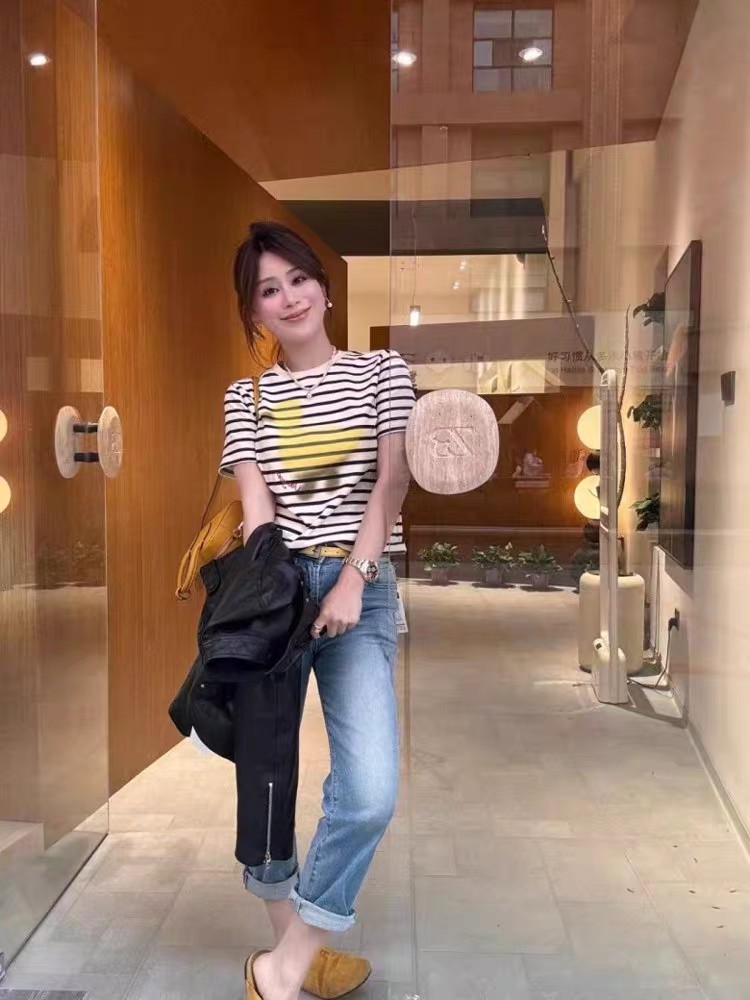 Striped Silk Crepe De Chine Tee with Duck Graphic - Casual & Chic 4 a1746754847117 4377