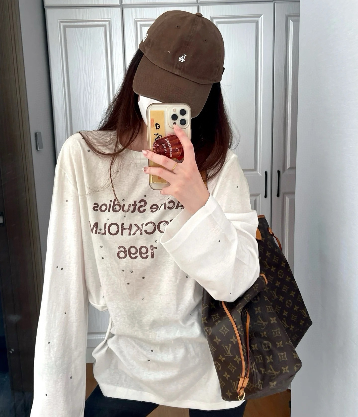 Who’s gonna reject a white acne drilling long sleeve T? White drills are so beautiful - 图片 6